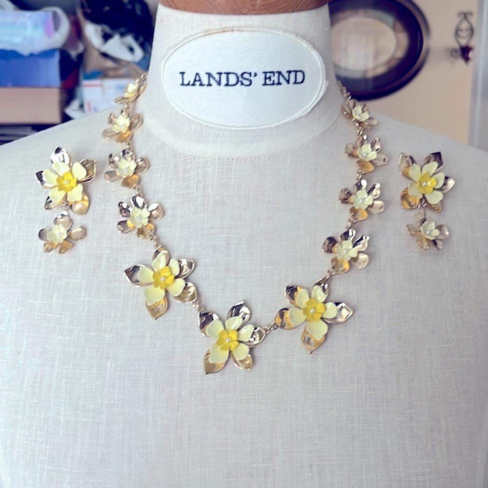 INC necklace